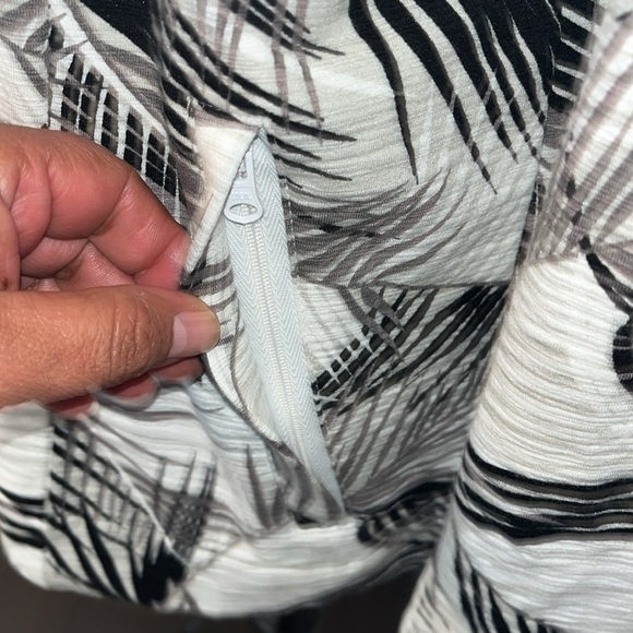 T Talbots Mockneck High Low Active Zip Up Jacket UPF 50+ XL P - Picture 3 of 8